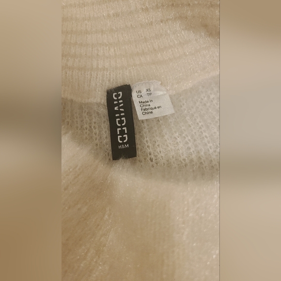 Off-Shoulder Cream Sweater NWOT - Picture 3 of 5
